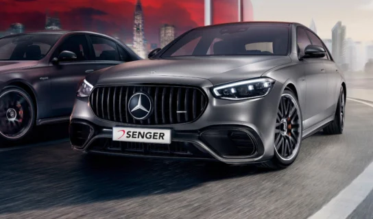 Graue Mercedes AMG S-Klasse in Frontansicht